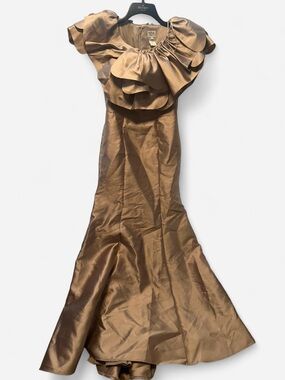 Rene Ruiz Champagne Ruffle Cocktail Dress NWT Designer Wedding Guest Size 4